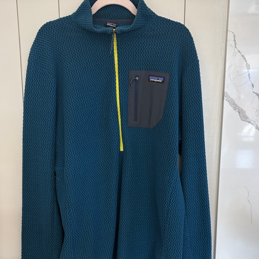 Patagonia Men's Teal Half Zip Fleece